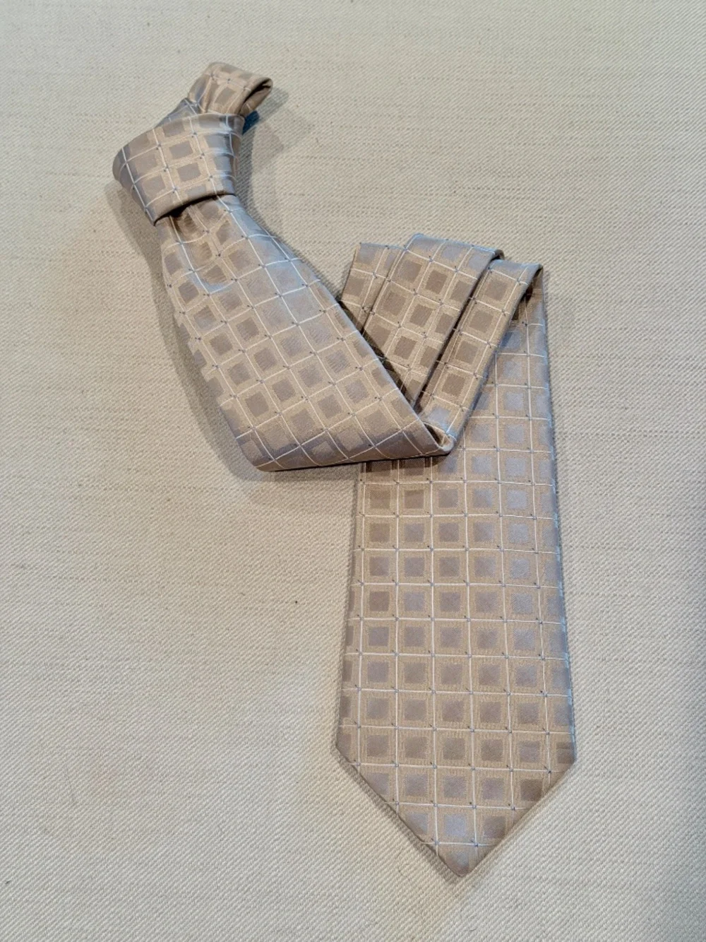 5 for $15 🌸 CALVIN KLEIN | Gold Box Pattern 100% Silk Tie for Men